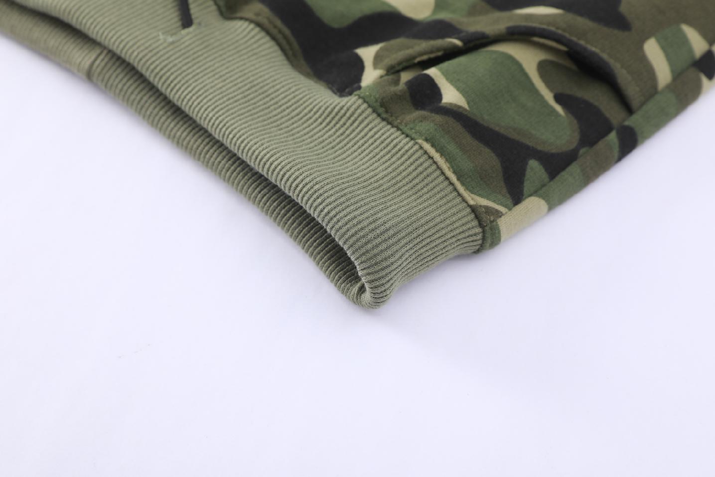 Chlapecké maskáčové tepláky Kugo ST8826 zelené